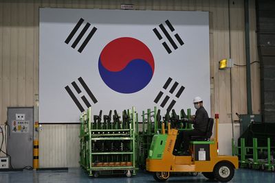 South Korea threatens action against Ukraine over transfer of North Koreans