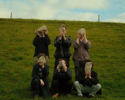 Trá Pháidín: Cloch’s Claí review – giddy Galway gang burst the boundaries of folk music