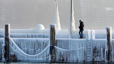 T-shirts instead of winter coats: What a warm October reveals about winter