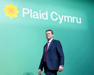 Welsh first minister calls on Burnham to deliver ‘new deal’ on devolution