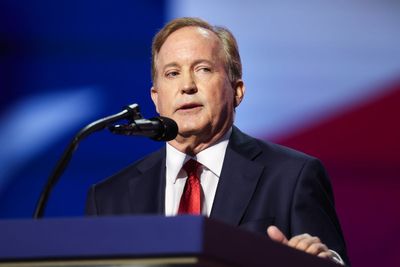 Trump gets petty with Ken Paxton during crucial Texas rally