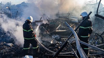 Russia 'tearing Kyiv apart', mayor says, as strikes paralyse traffic