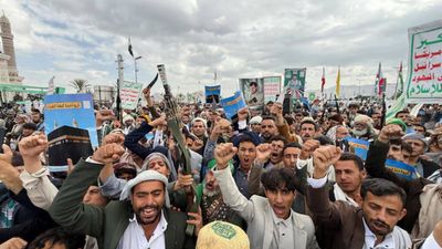 Saudi Arabia prepares for offensive against Houthis; Mecca pact allies still missing