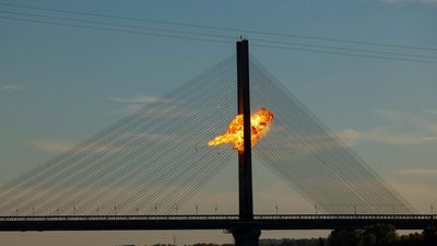 Russia strikes another Kyiv bridge, deepening travel chaos in Ukraine's capital
