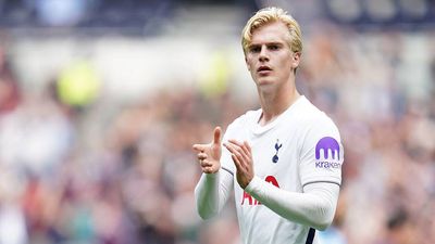 The Best Young Central Midfielders to Sign in EA FC 27 Career Mode—Ranked