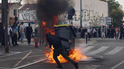 Barricades & the blame game: the French school protests