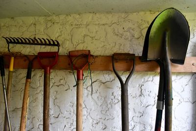 The Right Way to Store Garden Tools Before Cold Weather