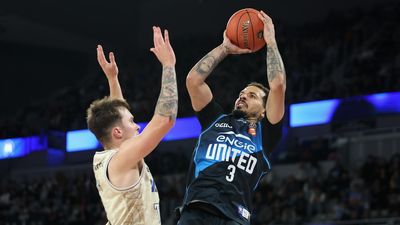 Cairns cause major upset on road in Melbourne
