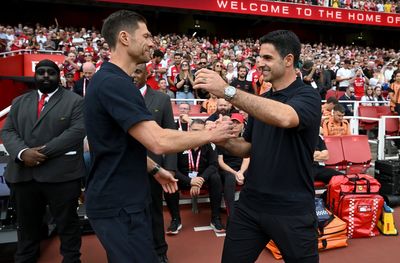 Arsenal told to be 'careful of Chelsea' in Premier League title race after £349m summer spending spree