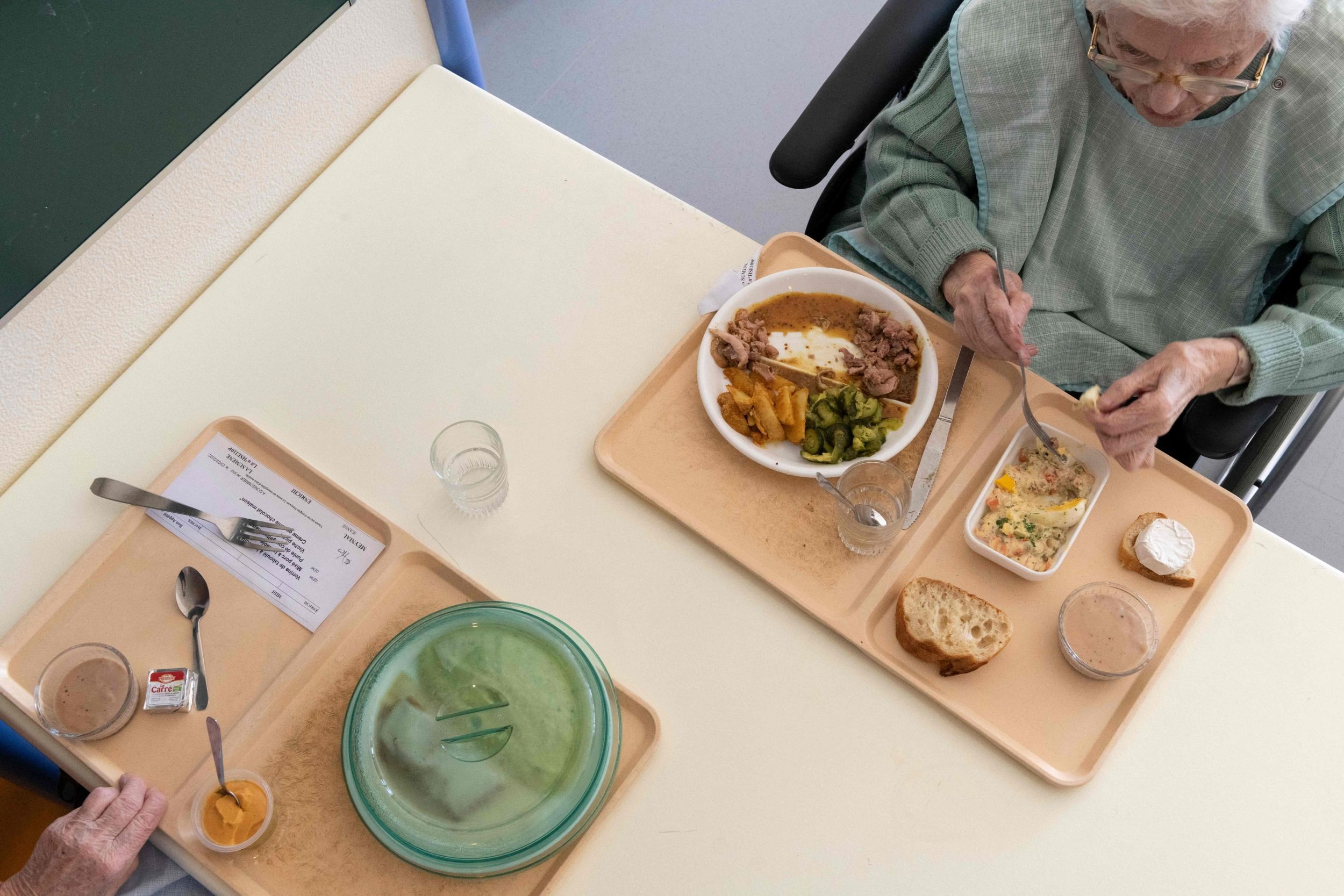 Closer MIND Diet Adherence Linked to Slower Gray Matter Loss in 1,647 Framingham Adults Followed About 12 Years