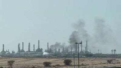 Yemeni government strikes Houthis as tensions escalate amid reports of planned Saudi offensive