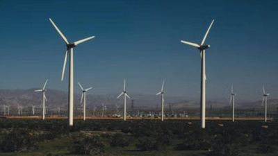Iowa farmer earns $30,000 from four wind turbines, calls it the '401(k)' he never had