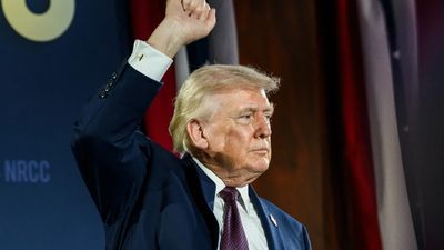 Trump tells Ohio rally crowd the polls are wrong about the midterms. Then he asked them to ‘pretend that I’m on the ballot’