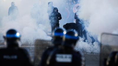 Hundreds of schools to shut Monday as France braces for more student protests