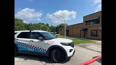 7-year-old Chicago girl stabbed to death on sidewalk; bystanders detain woman accused of killing her