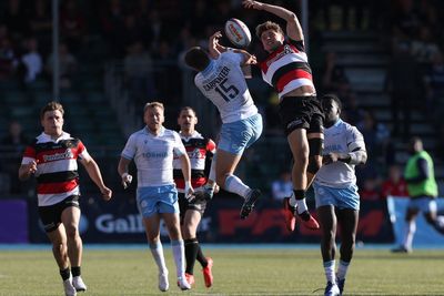 Sale defy Jacques Vermeulen’s first-half red card to beat Saracens
