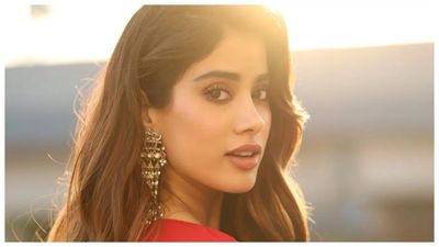 Janhvi Kapoor lives in Rs 65 crore Bandra duplex featuring grand spiral staircase, floor-to-ceiling windows overlooking Mumbai’s skyline, private swimming pool, lush garden, chandelier-lit dining area, cosy fireplace and corridors adorned with Kapoor family memories
