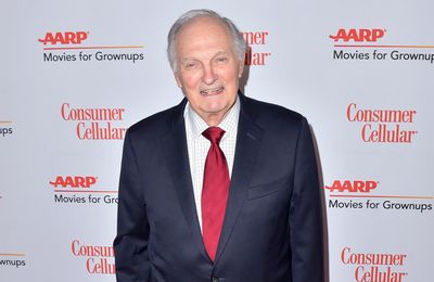 Alan Alda reveals his bizarre first symptom of Parkinson's