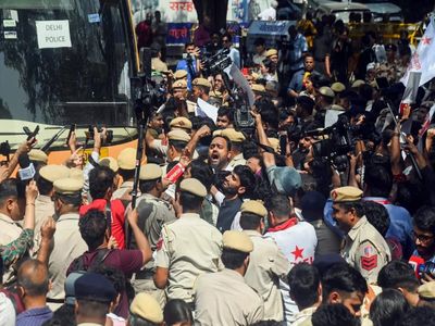 Protesters detained outside Delhi police station, demand FIR over journalists’ harassment claims