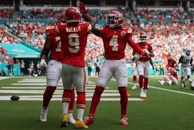 NFL scores: Chiefs stay unbeaten but suffer double injury blow
