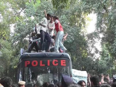 Rahul Gandhi attacks Delhi Police over Jantar Mantar allegations