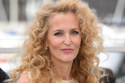 Gillian Anderson speaks out after exchange with ‘distracting’ theatre fans