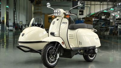 Are You Ready For A Plug-And-Play Sidecar Scooter? Because Royal Alloy Hopes You Are