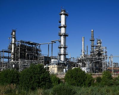 US supreme court hears big oil’s bid to block climate damage lawsuits