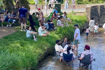 ‘England’s prettiest village’ to stop tourists paddling in picturesque river