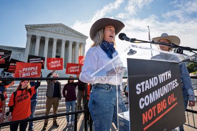 Supreme Court weighs local governments' climate change lawsuits against oil and gas companies