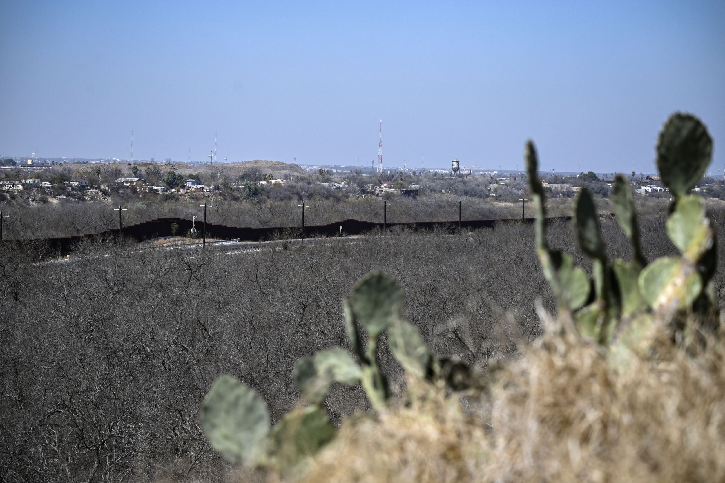 Broder Sign Mexico Deploys 500 Troops to U.S. Border While…
