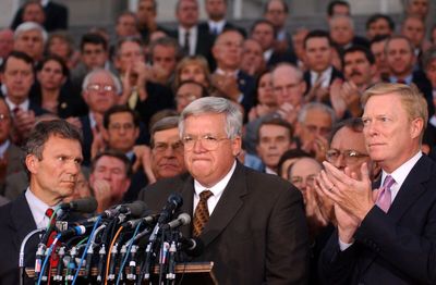 Disgraced former Speaker Hastert dies