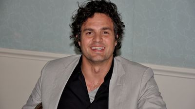 Mark Ruffalo takes the stage at NYC anti-Trump rally. Then he reveals the one man he claims voters should be watching: ‘We need to be on guard’