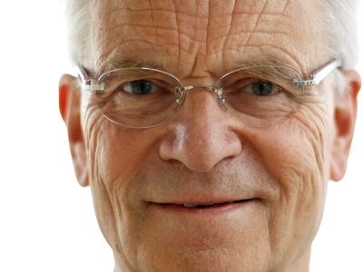 Bestselling author of 'Kane and Abel,' Jeffrey Archer, dies at 86
