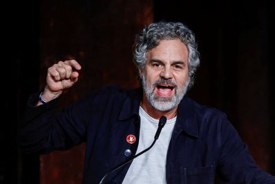 Mark Ruffalo threatens to ‘Hulk out’ over voting rights in message to Donald Trump