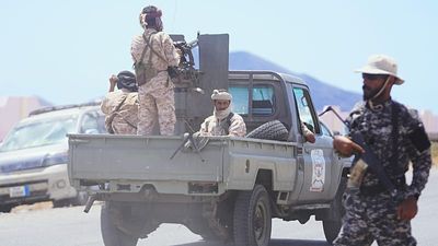 Yemen government forces advance on Bab el-Mandeb in offensive against Houthis