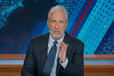 Jon Stewart Mocks Trump Strategy on AI Self-Regulation as Former OpenAI Researcher Warns of Threat