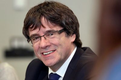 Spain lifts arrest warrant for Catalan separatist Carles Puigdemont