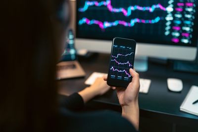 A $443 million memecoin frenzy dissolves into nothing—Robinhood and Circle are latest to taste the memecoin boom-and-bust cycle