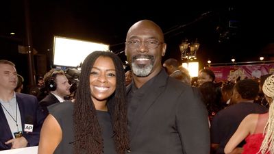 Isaiah Washington Reveals Wife Jenisa Died of a Hemorrhagic Stroke, Urging Families to Take Severe Headaches Seriously