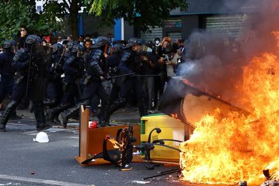 Bulletin PM briefing: Violent protests in France and new RAF Fairford arrest
