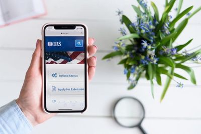 IRS Replaces IRS2Go With New App — Taxpayers Can Now Check Balances, Payments and Tax Records From Their Phones