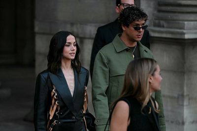 Ana de Armas and Rawayana's Beto Montenegro Make Their Couple Debut at Paris Fashion Week - PHOTO & VIDEO