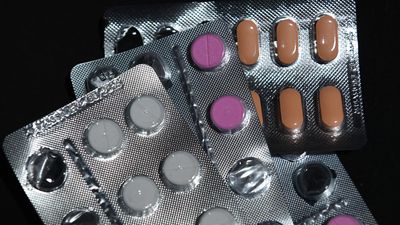 Experts call for medication reviews amid fresh figures