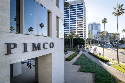 Pimco touts diversification need as yields lure at 24-year high