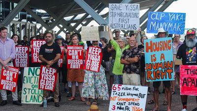 Protesters demand homeless shelter remains open