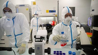 Trump to talk plague with Putin as Russia plays down fears of outbreak