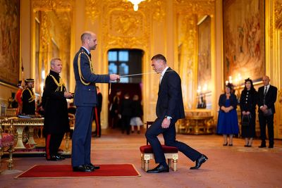 Kevin Sinfield reveals how Rob Burrow would have felt about knighthood after receiving honour from Prince William