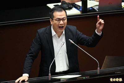 迴力鏢！羅智強質疑沈伯洋廢死立場 黃暐瀚曬舊影片打臉