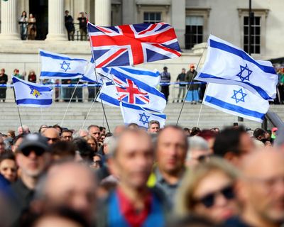 British Jewish groups hold London vigil for victims of 7 October attacks